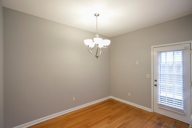 Building Photo - 127 Lakebrink Dr