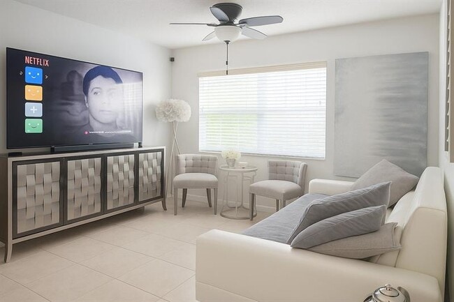 Building Photo - 6671 Via Regina