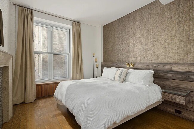 Primary Photo - 23 E 10th St