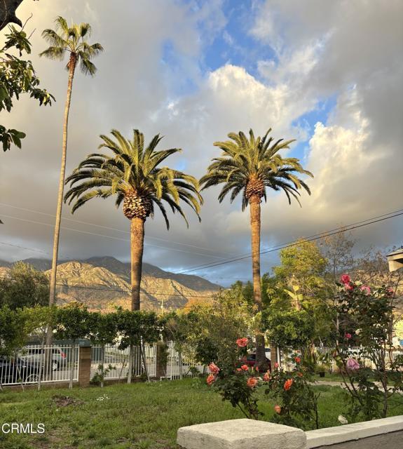 Building Photo - 1552 Atchison St