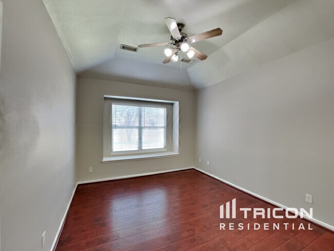 Building Photo - 5615 Bear Paw Cir