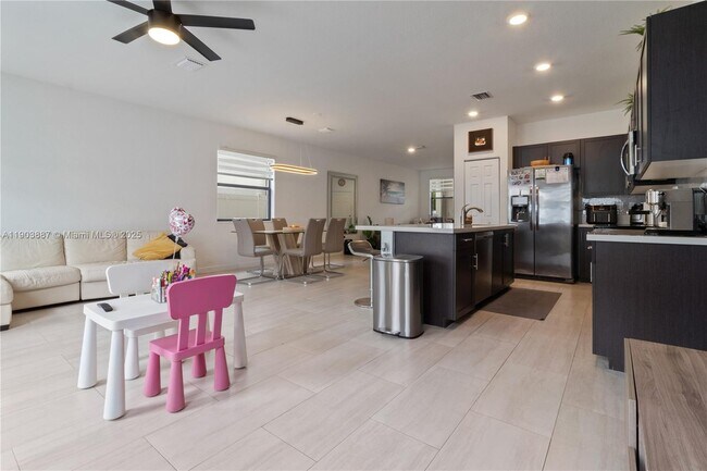 Building Photo - 3431 W 109th Pl