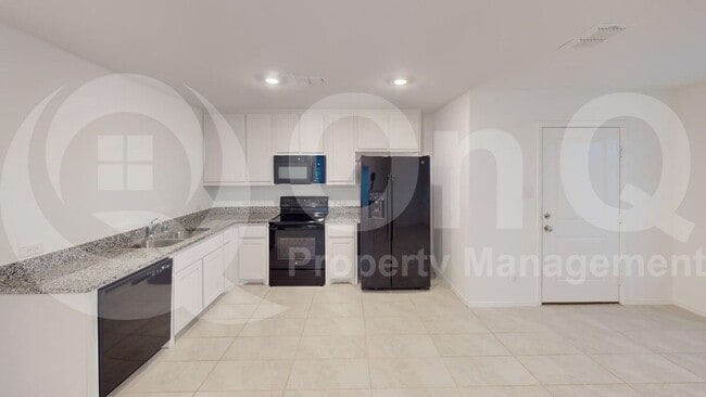 Building Photo - 204 Thresher Ln