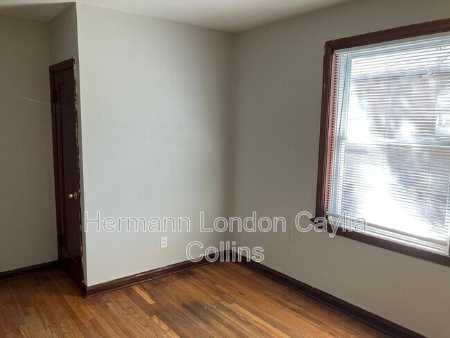 Building Photo - 6207 Tyndall Dr