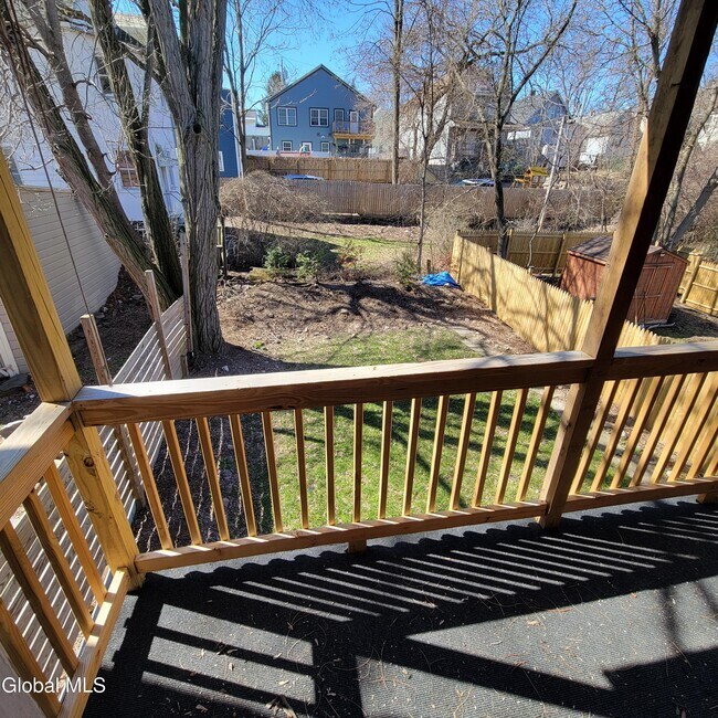 Building Photo - 762 Eastern Ave