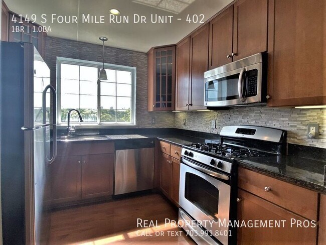 Building Photo - 4149 S Four Mile Run Dr