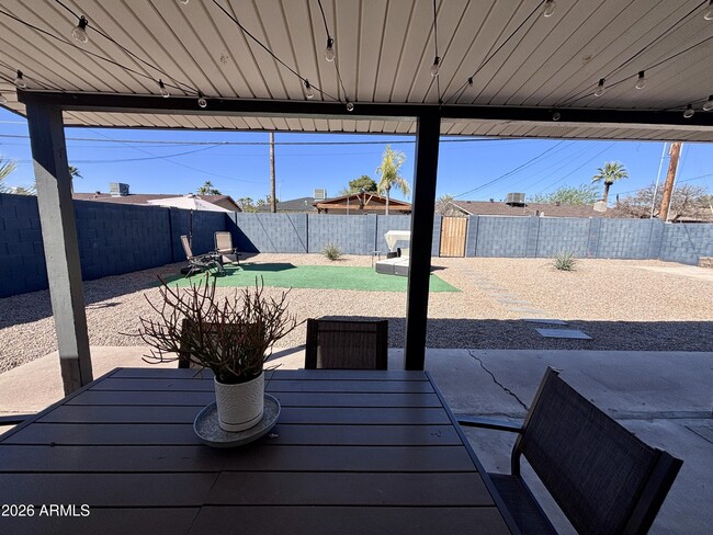 Building Photo - 8328 E Palm Ln