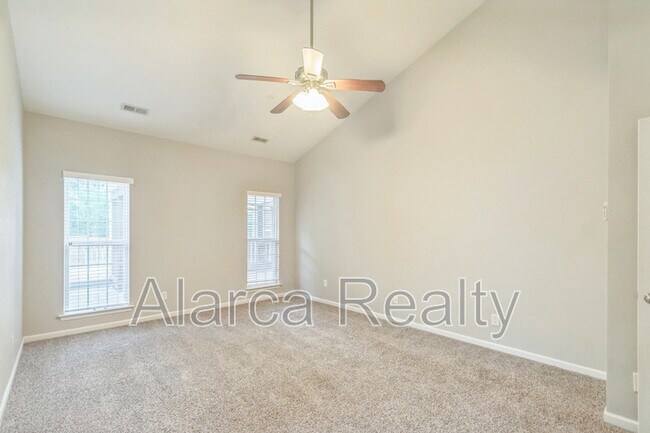 Building Photo - 6102 Greengate Ln