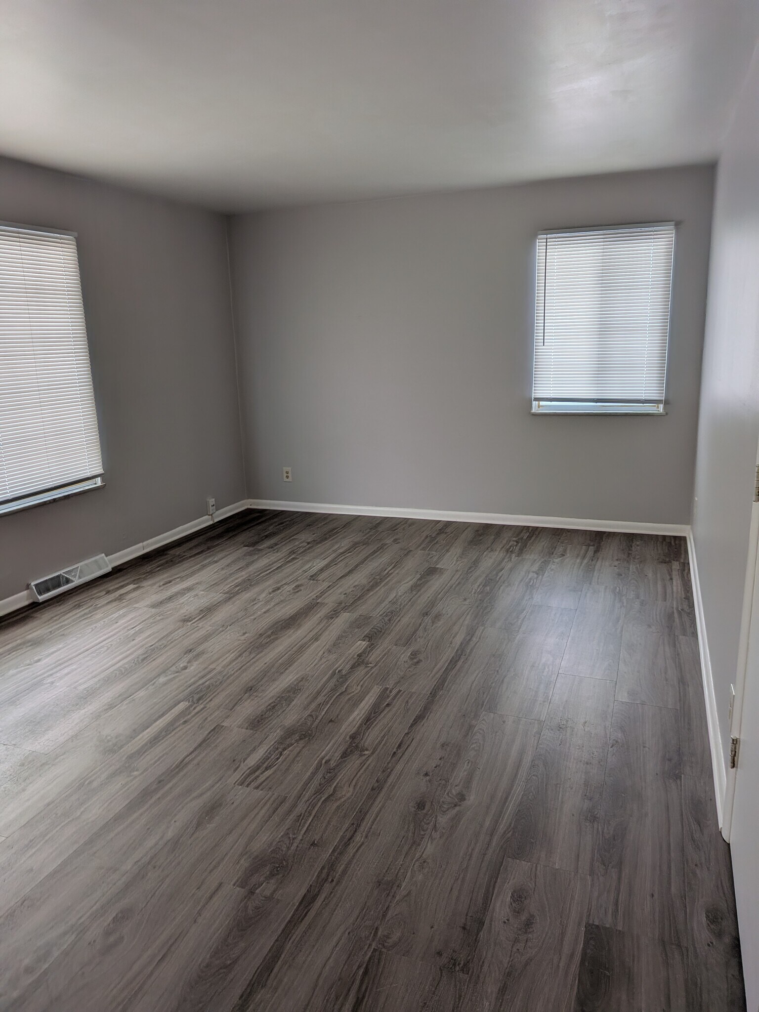 Living Room - 2863 Cedar Hill Rd