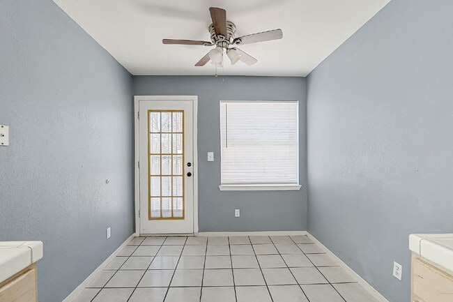 Building Photo - "Charming 3-Bedroom Home in El Paso with Spacious Living Areas – 1251 Sq Ft of Comfort!"