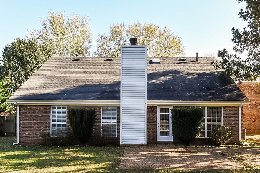 Building Photo - 104 Carolina Ct