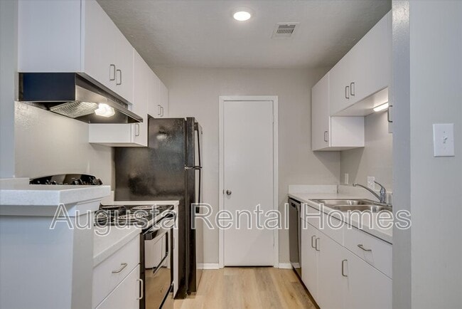 Building Photo - 2515 Center West Parkway - 11H