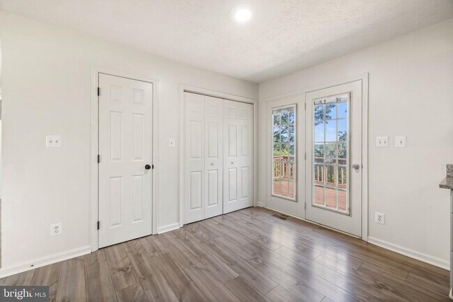 Building Photo - 345 Brown Ave