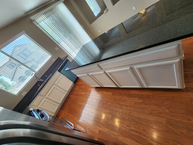 Building Photo - A Beautiful 3 Bedroom 2 story home in SW. ...