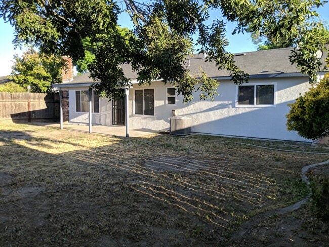 Building Photo - 1533 Jackellen Ln