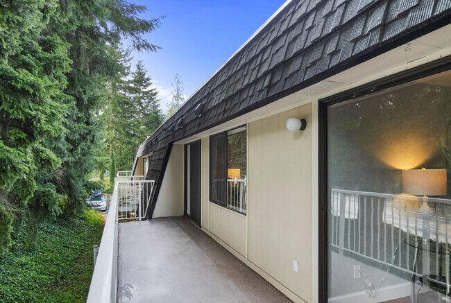 Building Photo - 9908 NE 124th St