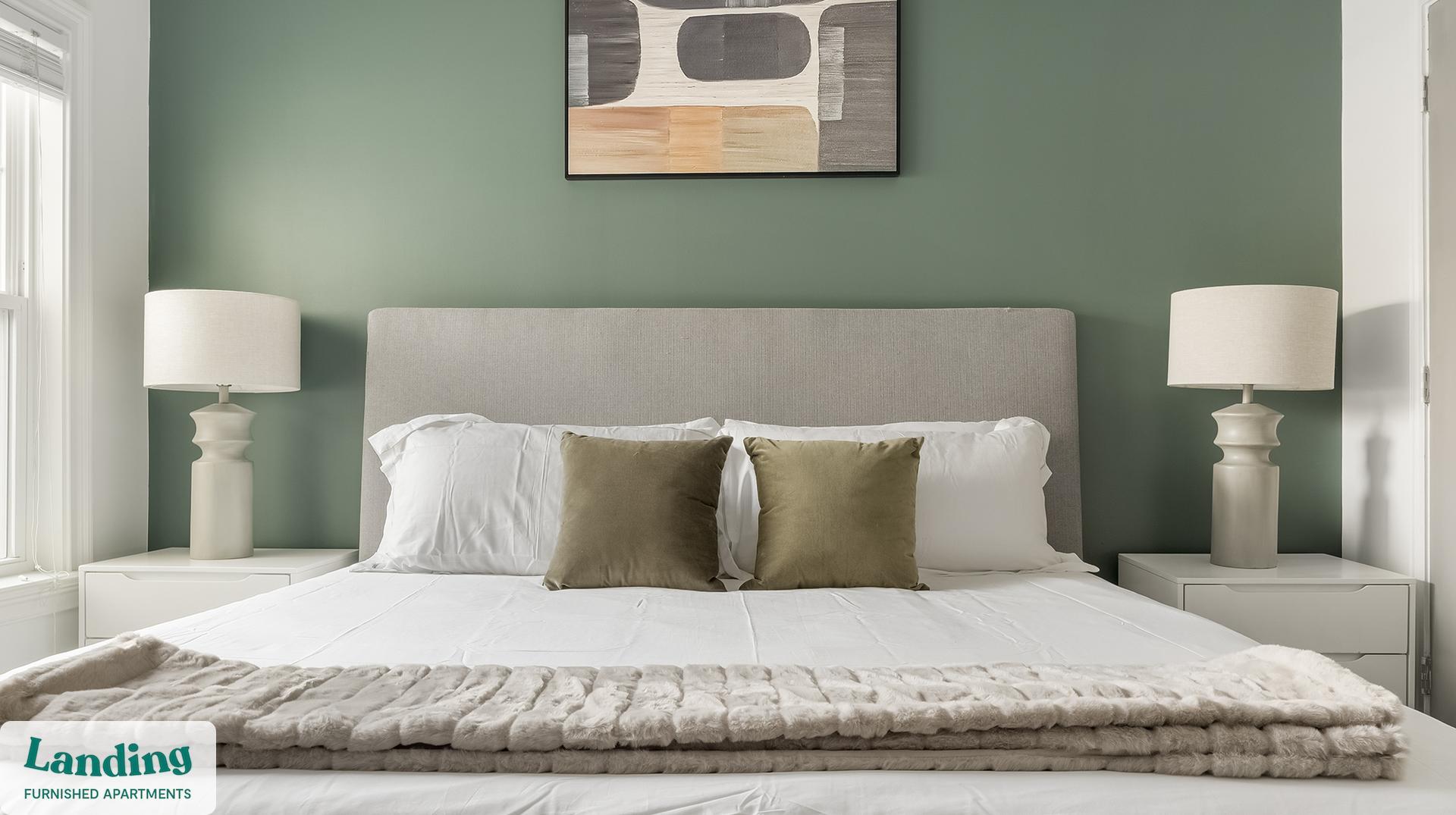 Building Photo - 925 Canterbury Rd NE