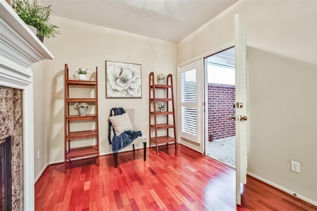 Building Photo - 16 Kelliwood Ct Cir