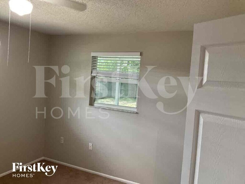 Building Photo - 557 Mayview Ave NW