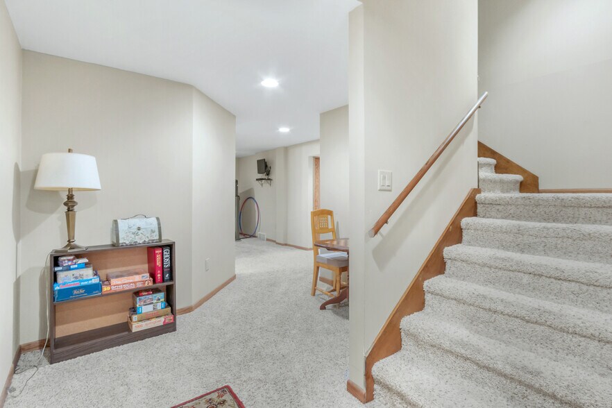 Building Photo - 7126 New Washburn Way