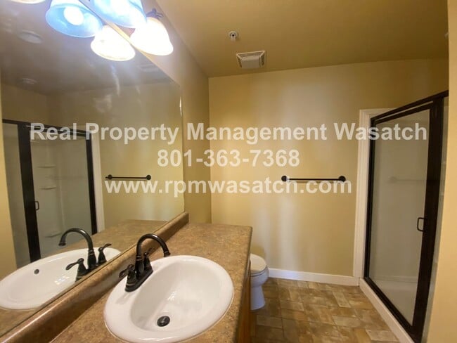 Building Photo - Check Out This Beautiful 2 Bedroom 2 bathr...