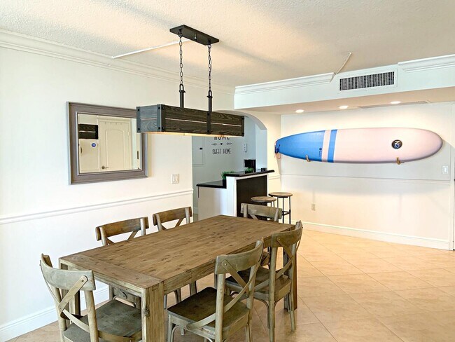 Building Photo - 3546 S Ocean Blvd