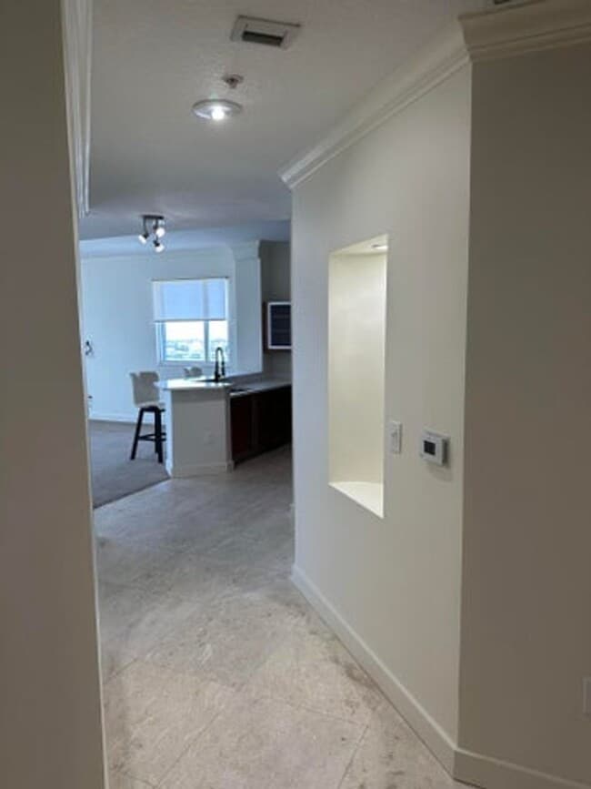 Building Photo - 1551 N Flagler Dr