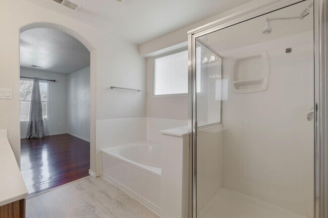 Building Photo - 7351 Sidewinder Dr NE