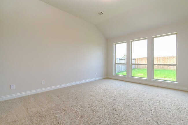 Building Photo - 3410 Willow Cres Ct