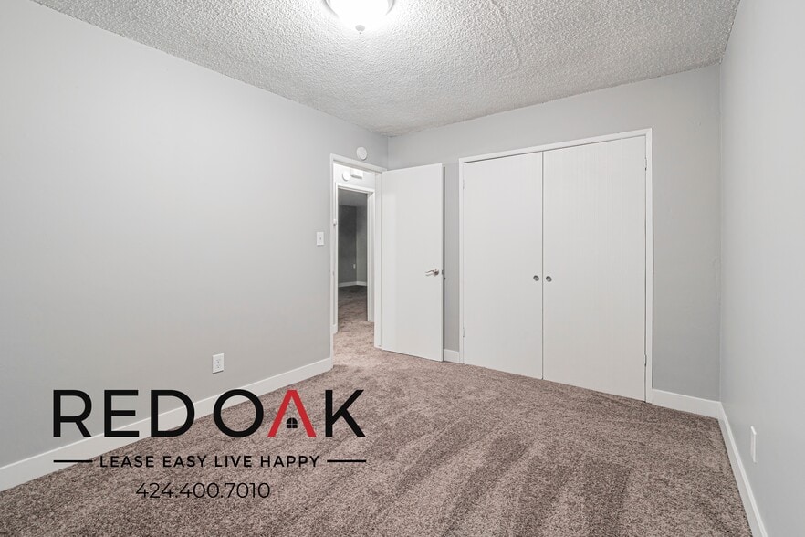 Building Photo - 690 S Riverside Ave