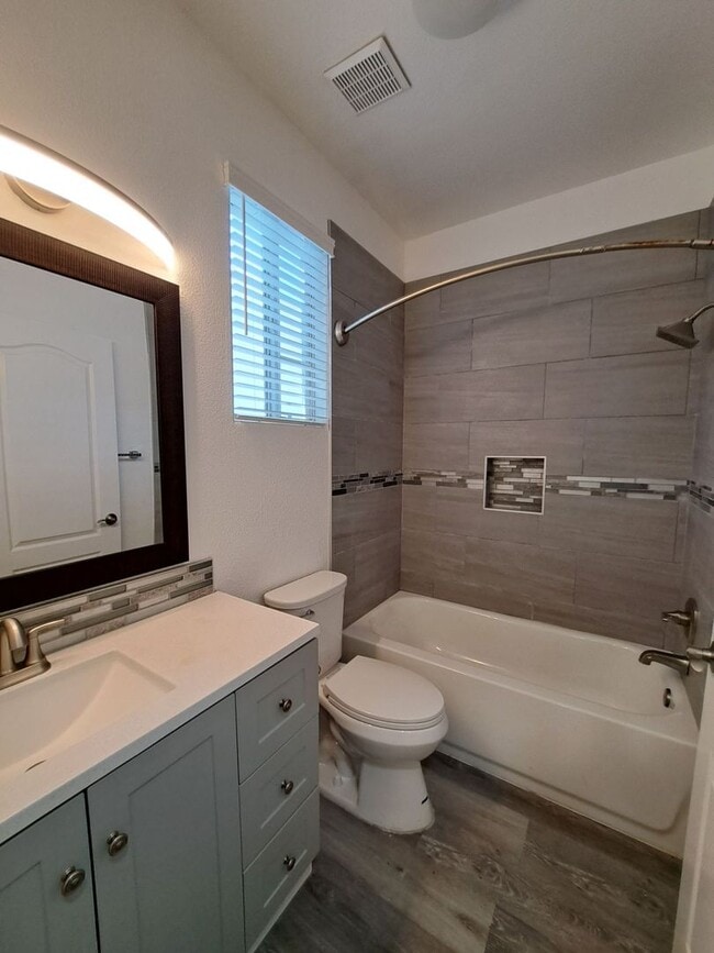 Building Photo - Beautiful 3 Bedroom Home for Rent in well ...