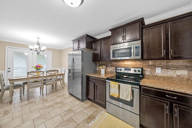 Building Photo - 667 Fox Hound Dr