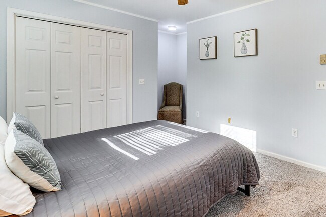 Building Photo - 353 Cherry Lane Rd