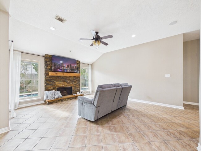 Building Photo - 4819 10 Sleep Ln