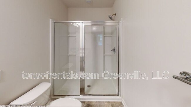 Building Photo - 312 Highline Trl