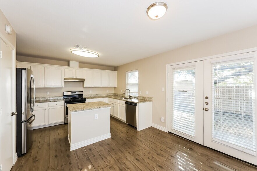 Building Photo - 109 Heritage Dr