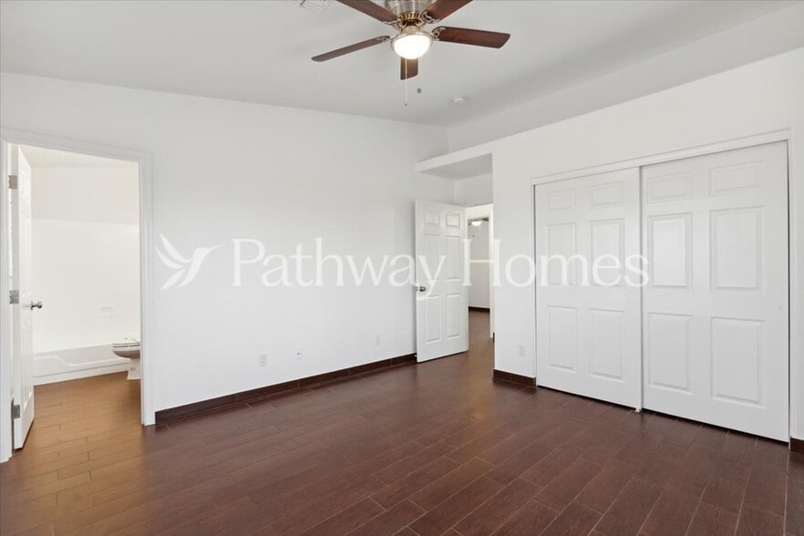 Building Photo - 774 S Ocotillo Dr
