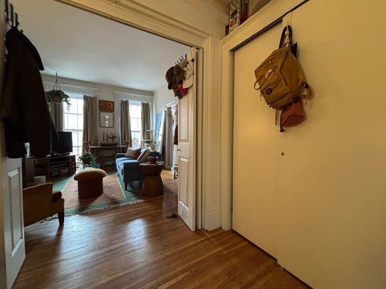 Building Photo - 69 Charles St