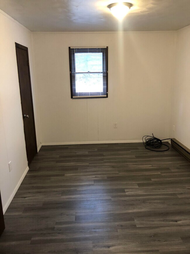 Building Photo - Brooke apartments unit 1