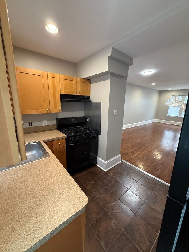 Building Photo - Broad & Porter-2 bedroom-Prime South Philadelphia
