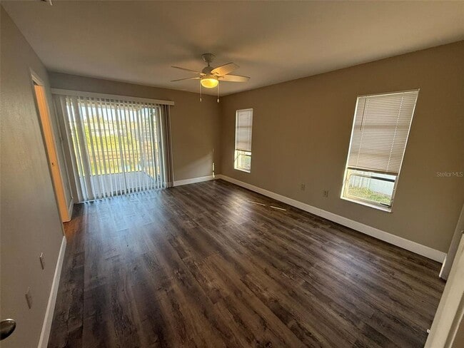 Building Photo - 3111 Riverside Dr