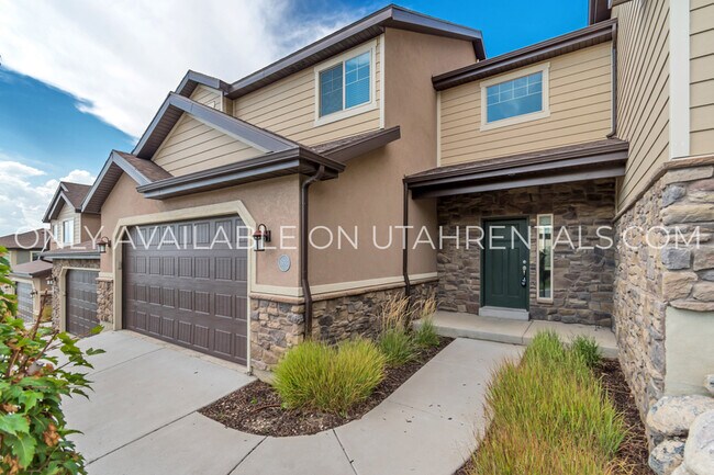 Building Photo - 1638 E Aspen Loop