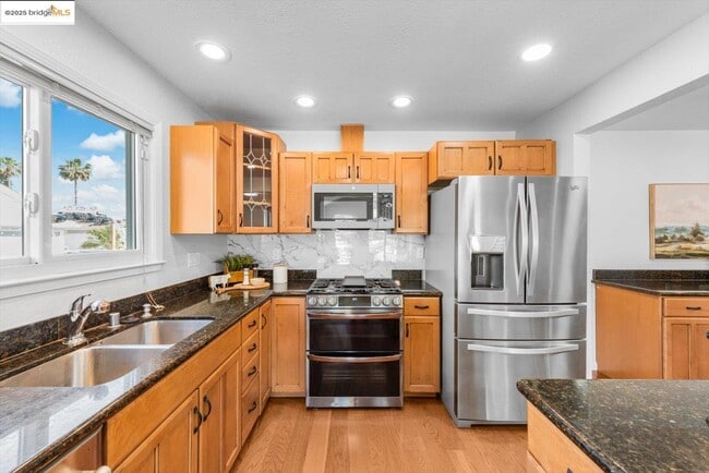 Building Photo - 5575 Marlin Dr