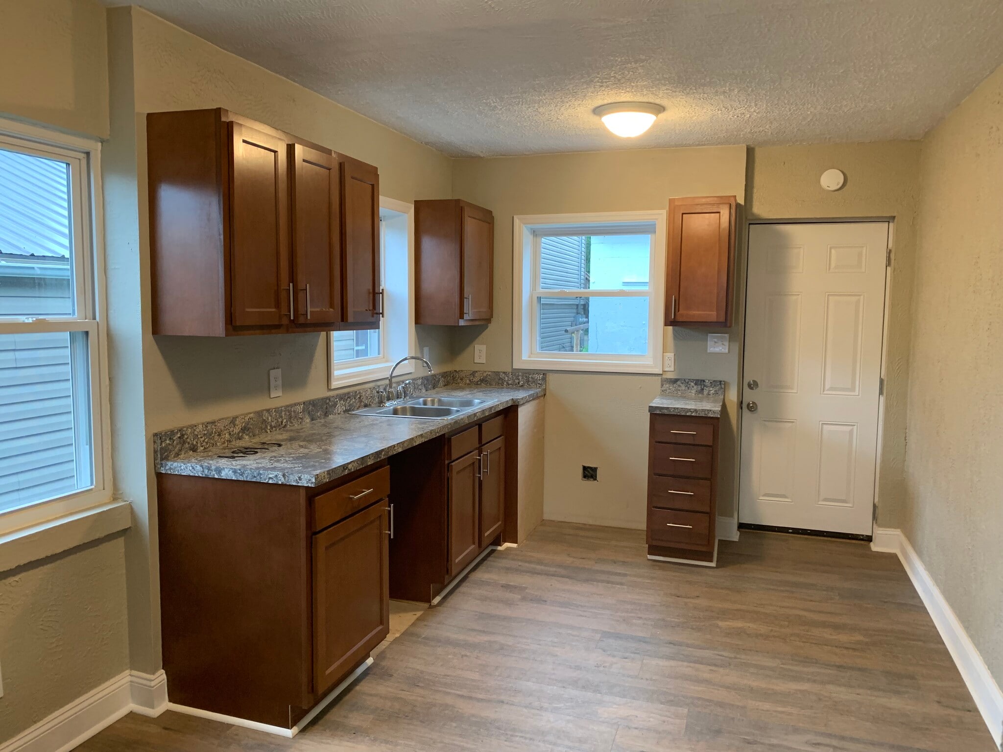 Building Photo - 4815 Ohio St