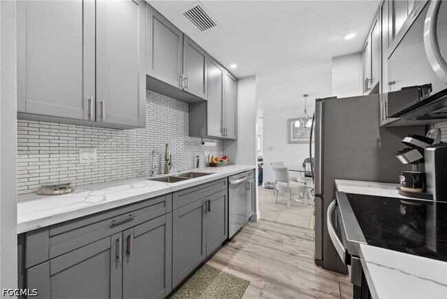 Building Photo - 27256 San Marino Dr