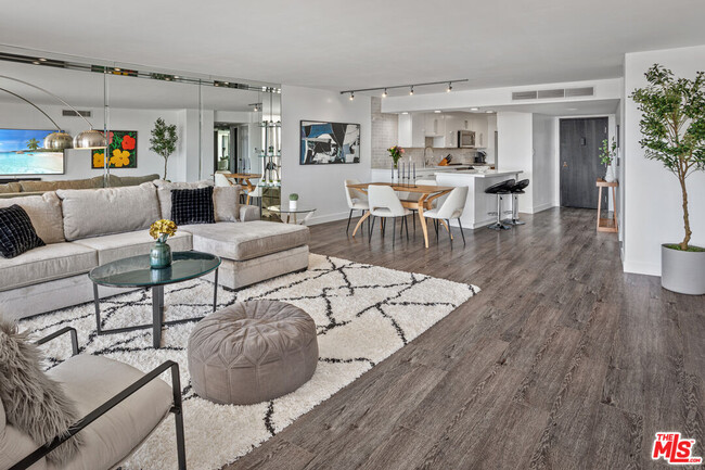 Building Photo - 4267 Marina City Dr