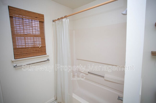 Building Photo - 115 Claire Ct