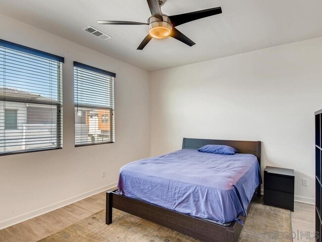 Building Photo - Bright and Modern 2 Bedroom Townhome in Otay Ranch!