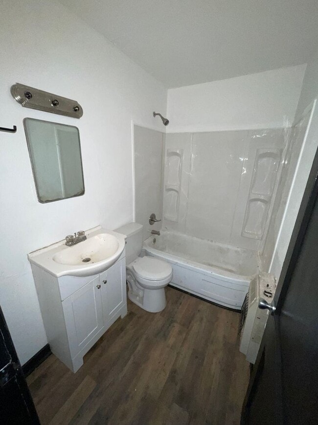 Building Photo - Two Bedroom One Bath Rental $900/month