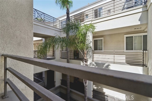 Building Photo - 2253 Martin